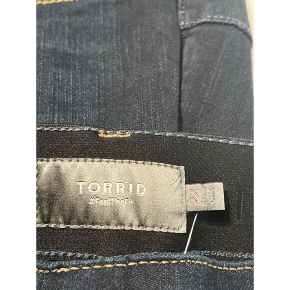 Torrid Bombshell 5" Premium Stretch High Waisted Denim Shorts Size 22 - Picture 7 of 9